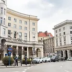 Centre Open View By Bookinghost Varsó