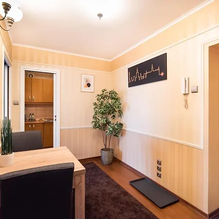 Centre Open View By Bookinghost *