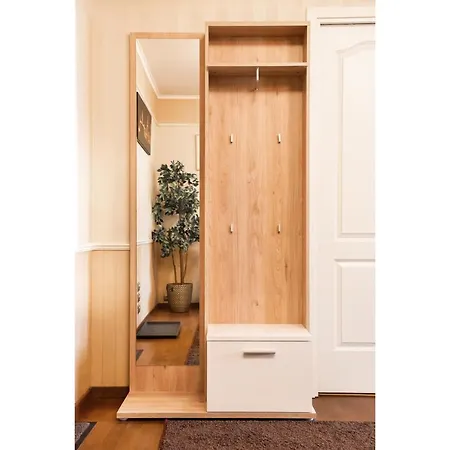 Centre Open View By Bookinghost *